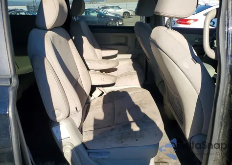 2015 Kia Sedona Lx из США, поврежденный, VIN KNDMB5C19F6039091